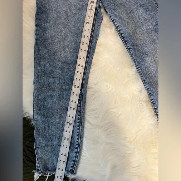 Carley Jean Los Angeles Jeans woman’s size 13 acid wash distressed at bottom - Picture 6 of 9